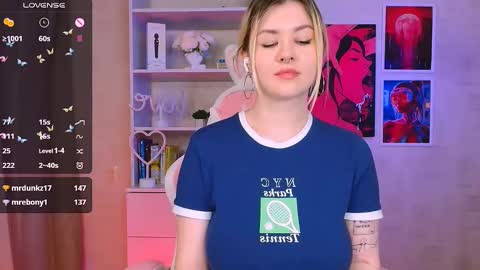 Snapshot of sugar_arielle chatting on 12-29-24, 10:45 sugar_arielle online show from 12-29-24, 10:45