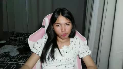 sugar_holly96 online show from 04-17-26, 01:03