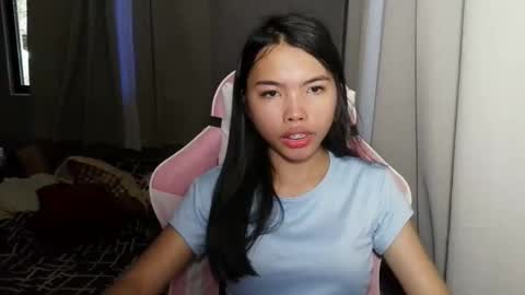 Snapshot of sugar_holly96 chatting on 05-10-26, 05:12 sugar_holly96 online show from 05-10-26, 05:12