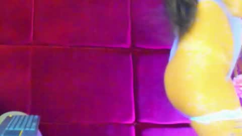 Snapshot of sugar_maple chatting on 10-25-25, 06:35 Sugar online show from 10-25-25, 06:35