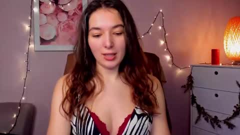 Snapshot of sugar_xmegan chatting on 12-20-24, 02:05 Megan online show from 12-20-24, 02:05