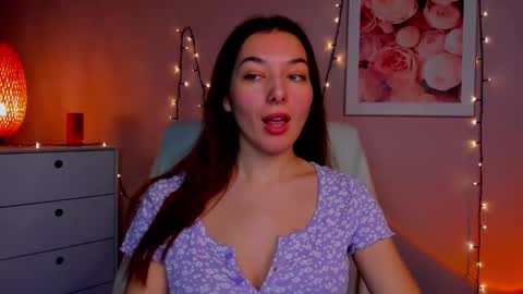 Snapshot of sugar_xmegan chatting on 02-08-25, 11:22 Megan online show from 02-08-25, 11:22