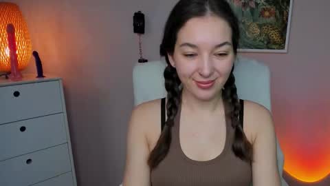 Snapshot of sugar_xmegan chatting on 09-15-25, 06:35 Megan online show from 09-15-25, 06:35