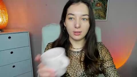 Snapshot of sugar_xmegan chatting on 11-19-25, 07:19 Megan online show from 11-19-25, 07:19