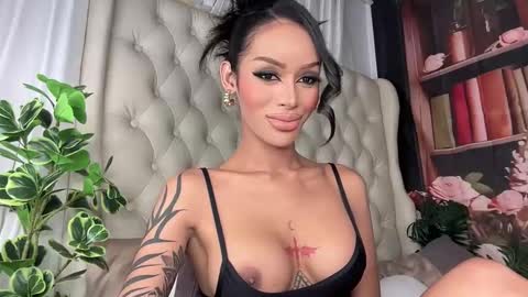 Snapshot of sugarhoneysw8 chatting on 09-16-25, 04:13 Jess online show from 09-16-25, 04:13