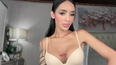 Snapshot of sugarhoneysw8 chatting on 01-06-26, 06:11 Jess online show from 01-06-26, 06:11