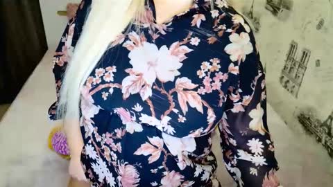 Snapshot of sugarkissx chatting on 11-11-25, 09:15 sugarkissx online show from 11-11-25, 09:15