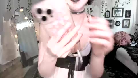 Ella online show from 07-08-26, 01:26