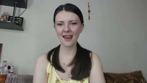 Snapshot of sugartati chatting on 10-16-25, 12:17 SugarTati online show from 10-16-25, 12:17