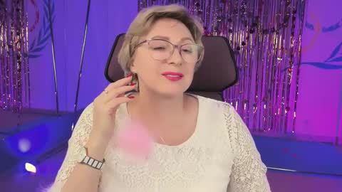 Vivien online show from 02-19-25, 03:16