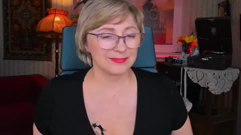 Vivien online show from 03-06-25, 06:37