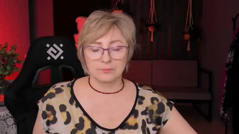 Vivien online show from 03-12-25, 09:02