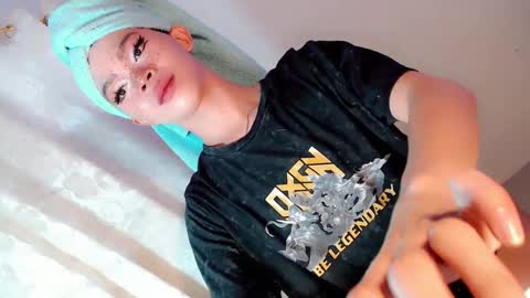 Snapshot of sugarxbaby_ chatting on 01-31-25, 03:20 LoveSugar online show from 01-31-25, 03:20