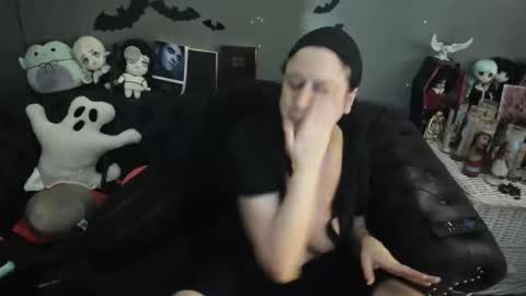 Sugary online show from 12-14-25, 03:23