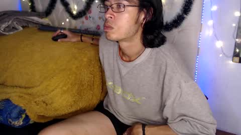 Snapshot of suggabrown_ chatting on 01-05-25, 04:04 suggabrown_ online show from 01-05-25, 04:04