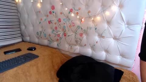 Snapshot of suggabrown_ chatting on 02-27-25, 01:28 suggabrown_ online show from 02-27-25, 01:28