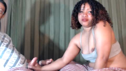 Snapshot of suggabrown_ chatting on 11-23-25, 09:31 suggabrown_ online show from 11-23-25, 09:31