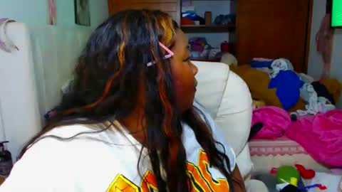 Snapshot of suggarbaby1 chatting on 02-09-25, 05:19 Cami Back in 2 hours online show from 02-09-25, 05:19