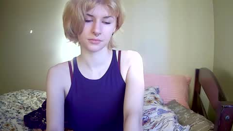 Snapshot of suicunebitch chatting on 12-31-24, 10:34 Ophelia online show from 12-31-24, 10:34