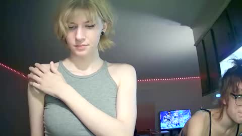 Snapshot of suicunebitch chatting on 01-20-25, 03:48 Ophelia online show from 01-20-25, 03:48