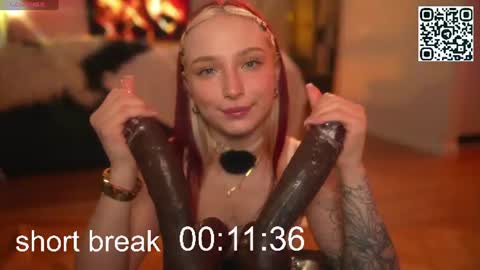Snapshot of suk_ki chatting on 06-10-26, 06:45 Lika ginger Jessy blond online show from 06-10-26, 06:45