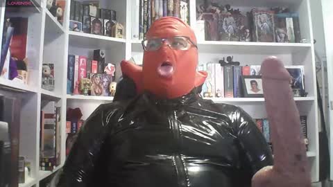 Snapshot of sumisolatex chatting on 12-17-25, 09:15 Sumisolatex online show from 12-17-25, 09:15