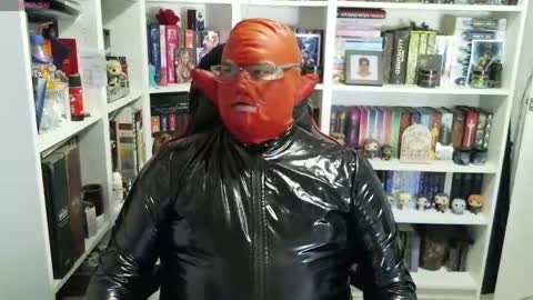 Snapshot of sumisolatex chatting on 05-15-26, 11:17 Sumisolatex online show from 05-15-26, 11:17