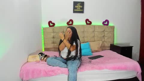 Snapshot of summer_girls01 chatting on 10-11-25, 01:49 summer_girls01 online show from 10-11-25, 01:49