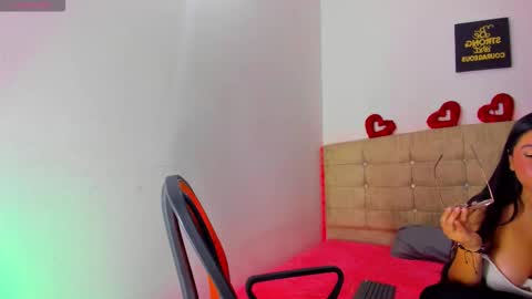 Snapshot of summer_girls01 chatting on 11-08-25, 10:41 summer_girls01 online show from 11-08-25, 10:41