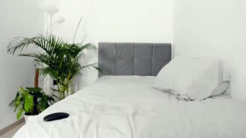 Snapshot of summer_sunshine_ chatting on 02-22-25, 05:44 Angel PVT show open online show from 02-22-25, 05:44