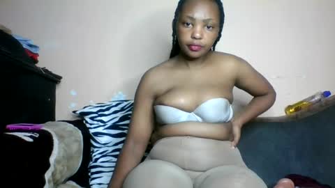 Snapshot of summerdivah chatting on 06-17-26, 07:15 divah online show from 06-17-26, 07:15