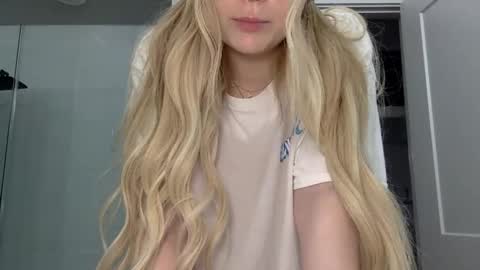 Snapshot of summergracexxx chatting on 02-09-25, 07:27 Summer online show from 02-09-25, 07:27