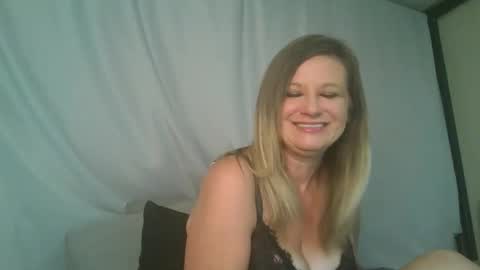 Snapshot of summerxoxo69 chatting on 06-09-26, 12:39 Summerxoxo69 online show from 06-09-26, 12:39