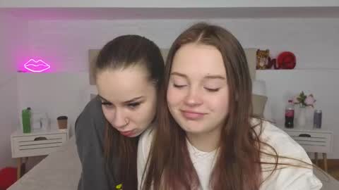 Snapshot of sun_kissess chatting on 09-09-25, 09:47 sun_kissess online show from 09-09-25, 09:47