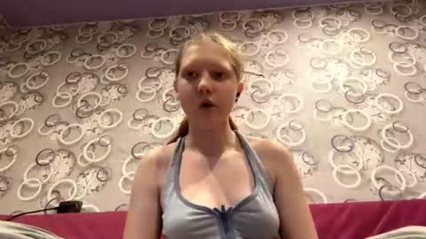 Snapshot of sungpiggott chatting on 07-16-26, 04:57 sungpiggott online show from 07-16-26, 04:57