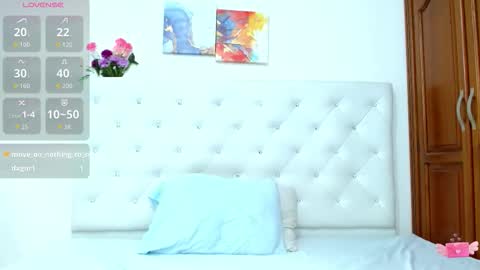 Snapshot of sunkissed_77 chatting on 12-17-25, 08:26 Victoria online show from 12-17-25, 08:26