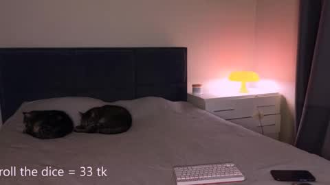 Amy online show from 10-31-25, 05:14