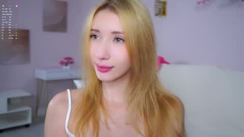 Snapshot of sunnmoonn chatting on 02-01-26, 02:37 Lily online show from 02-01-26, 02:37