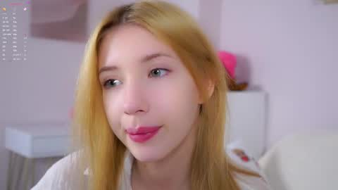 Snapshot of sunnmoonn chatting on 02-03-26, 02:44 Lily online show from 02-03-26, 02:44