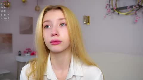 Snapshot of sunnmoonn chatting on 02-28-26, 02:51 Lily online show from 02-28-26, 02:51