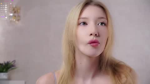 Lily online show from 05-18-26, 02:34