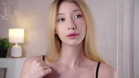 Lily online show from 05-22-26, 02:44