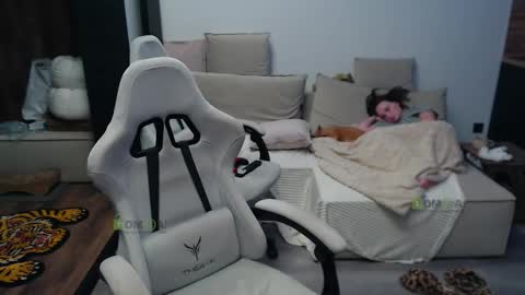 Alice and Sergey online show from 01-05-26, 05:27