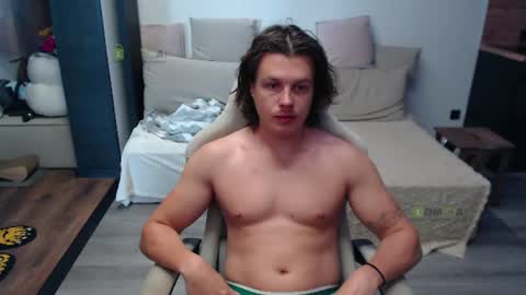 Snapshot of sunny1girl chatting on 06-13-26, 06:33 Alice and Sergey online show from 06-13-26, 06:33