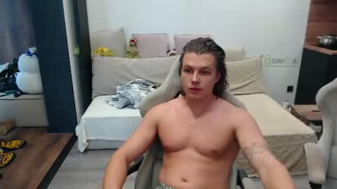 Snapshot of sunny1girl chatting on 07-20-26, 12:40 Alice and Sergey online show from 07-20-26, 12:40