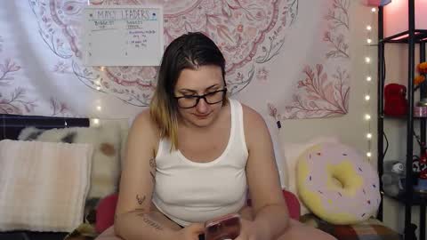 Snapshot of sunny420princess chatting on 05-25-26, 08:15 Sunny420 online show from 05-25-26, 08:15