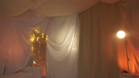 Snapshot of sunny_maria chatting on 01-23-25, 11:15 Maria online show from 01-23-25, 11:15