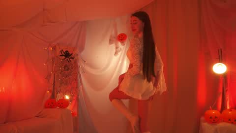 Maria online show from 10-24-25, 08:49