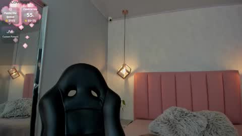 Snapshot of sunnycyrus chatting on 09-30-25, 12:21 S U N N Y online show from 09-30-25, 12:21