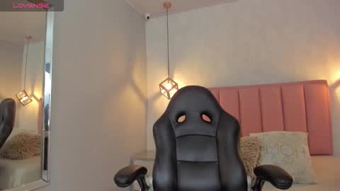  S U N N Y online show from 02-10-26, 12:42